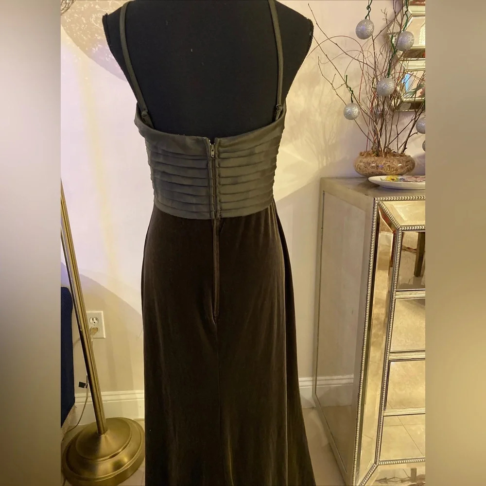 Tadashi velour evening dress size medium - Picture 9 of 9